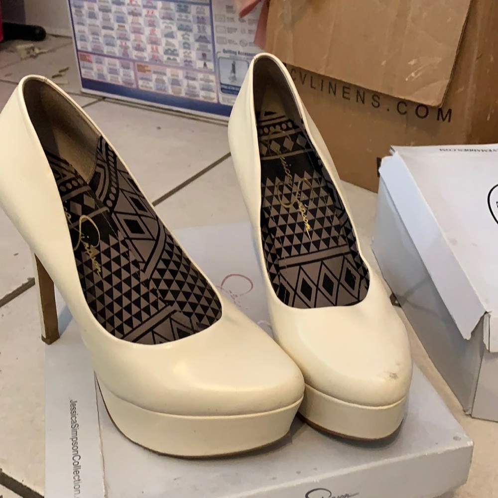 Cream Jessica Simpson heels